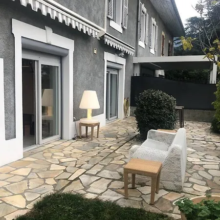 Avec Piscine Tresserve